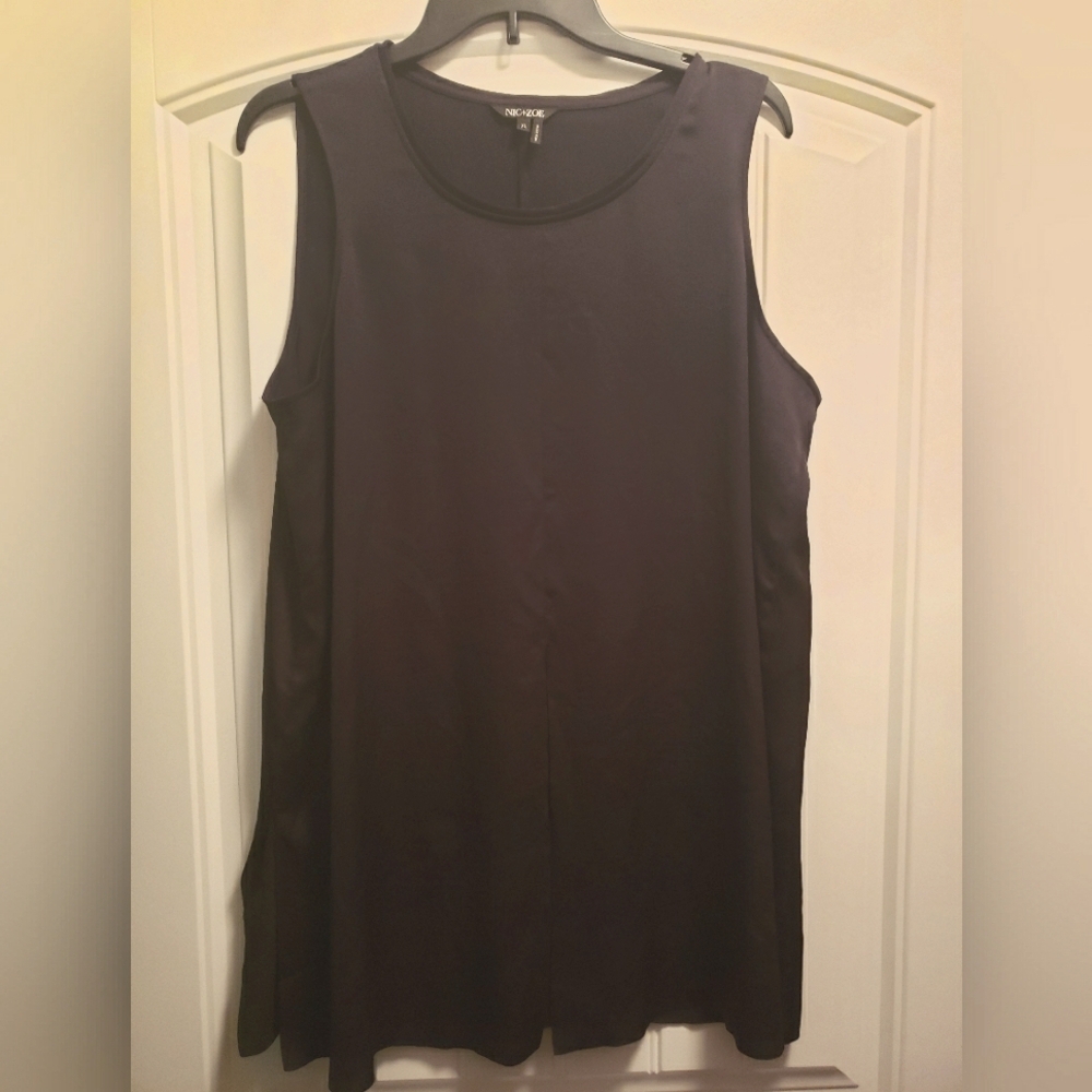 NIC+ZOE Black Sleeveless Tank Style Rayon Blouse Size XL front Split Opening